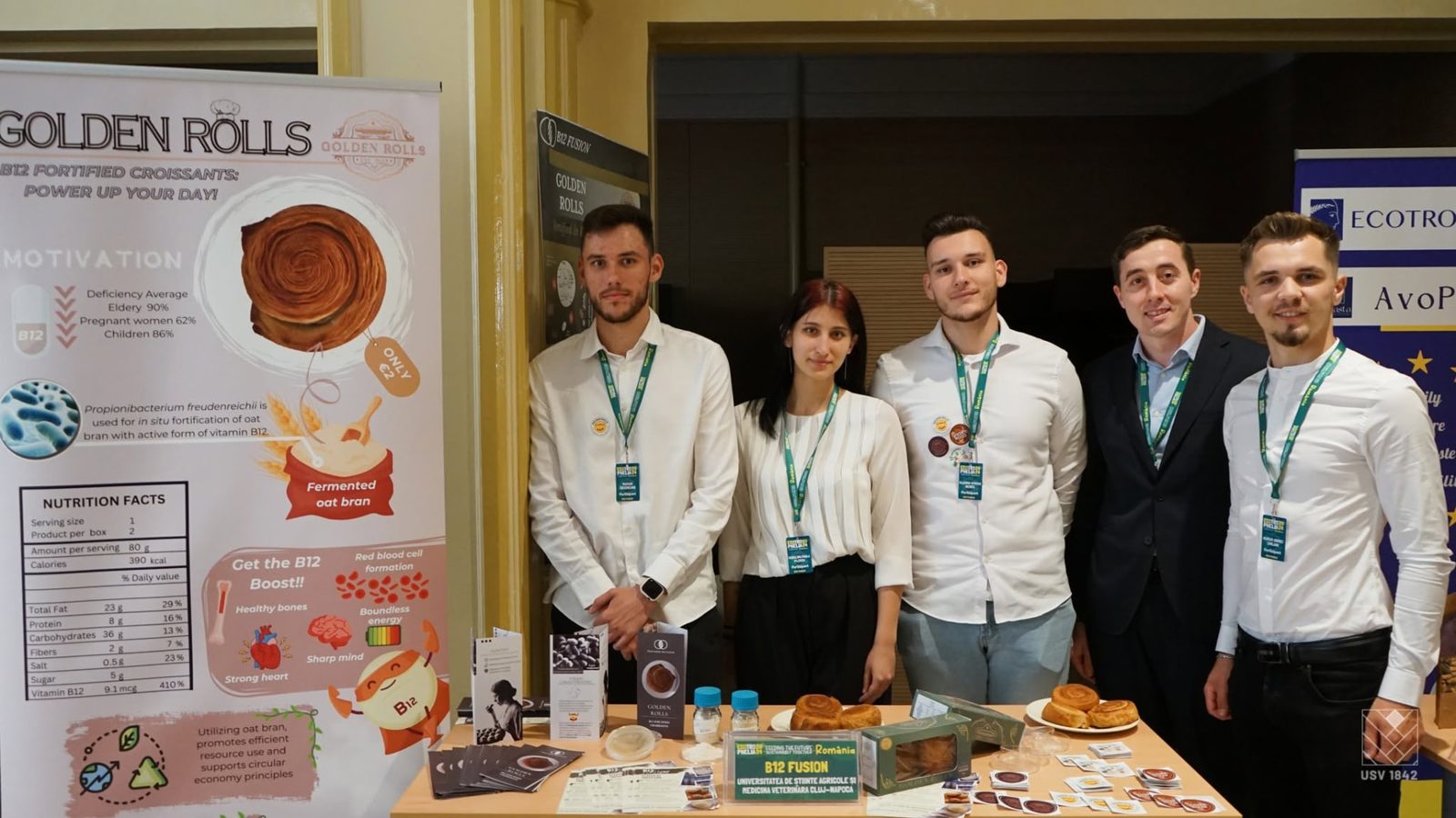 Echipa B12 Fusion lângă standul Golden Rolls, cu croissante fortificate cu vitamina B12